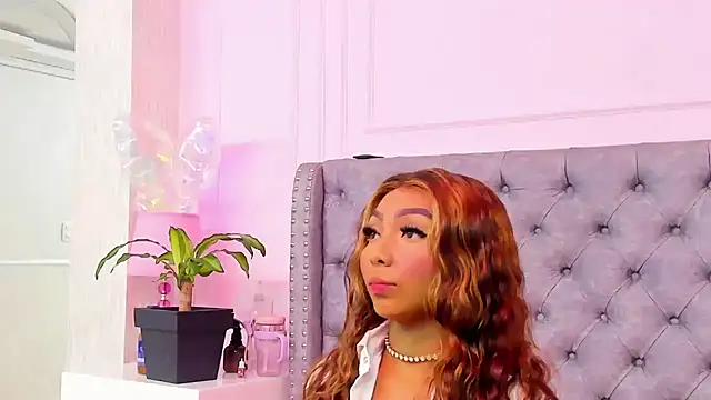 HaileeRoberts online show from March 2026 12:32:02 PM