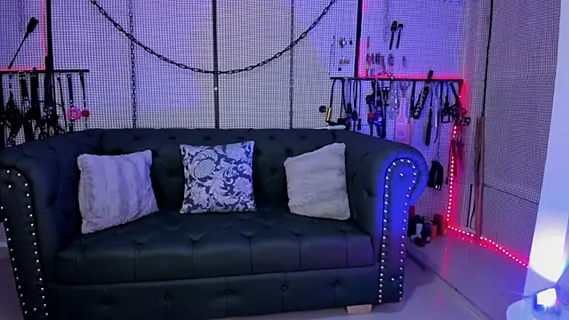 yey bdsm online show from February 2025 06:37:01 PM