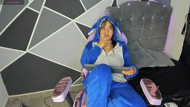 alyssa magiic online show from April 2026 04:52:01 PM