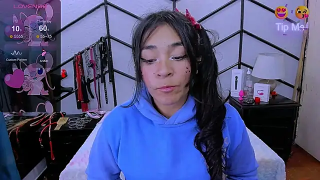 AlanaLuck online show from March 2025 12:57:01 PM