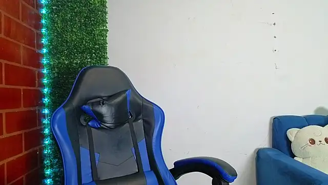 Demitryo online show from April 2026 03:15:01 AM