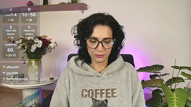 Snapshot of Elliee_ chatting on February 2025 03:46:01 PM Elliee online show from February 2025 03:46:01 PM