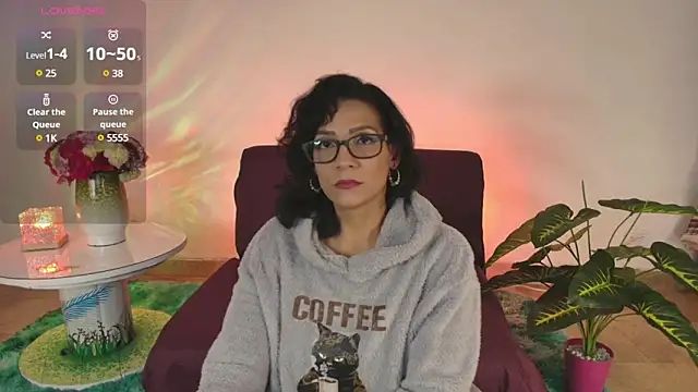 Snapshot of Elliee_ chatting on March 2025 07:17:02 PM Elliee online show from March 2025 07:17:02 PM