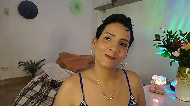 Snapshot of Elliee_ chatting on March 2025 11:34:02 PM Elliee online show from March 2025 11:34:02 PM