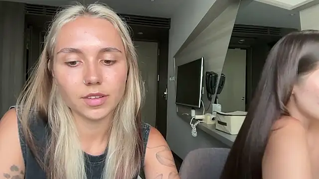 Snapshot of domDani_subMay chatting on March 2026 08:29:02 AM domDani subMay online show from March 2026 08:29:02 AM