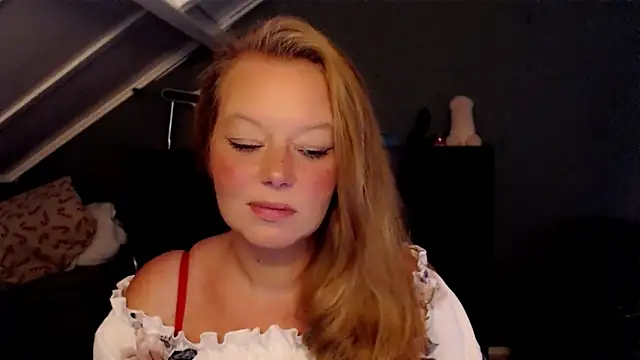 Snapshot of roxanna24 chatting on May 2026 07:59:02 PM roxanna24 online show from May 2026 07:59:02 PM