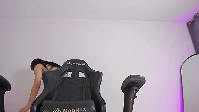 selena robertss  online show from March 2026 01:01:02 AM