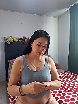 renata hot1 online show from September 2025 03:23:02 PM