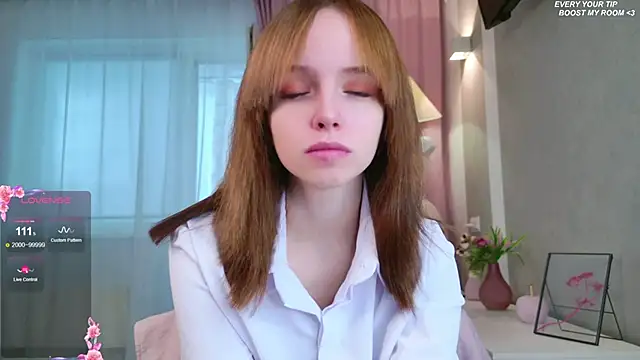 b4by LoL1 online show from October 2025 10:03:02 AM