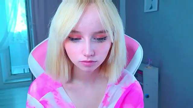 b4by LoL1 online show from April 2026 04:21:02 AM