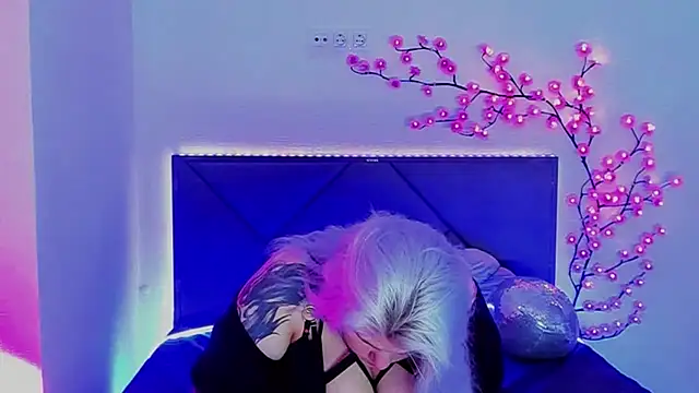 JoannLowe online show from March 2026 08:23:02 PM