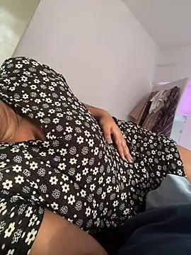 fantacygirl  online show from February 2025 02:40:02 AM