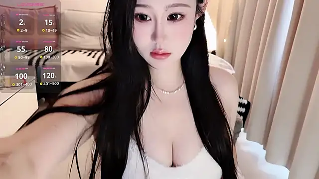 QQ-tutu online show from December 2025 01:44:01 AM