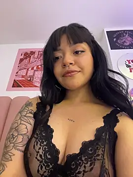 Ashley Chriss online show from December 2025 04:00:02 AM