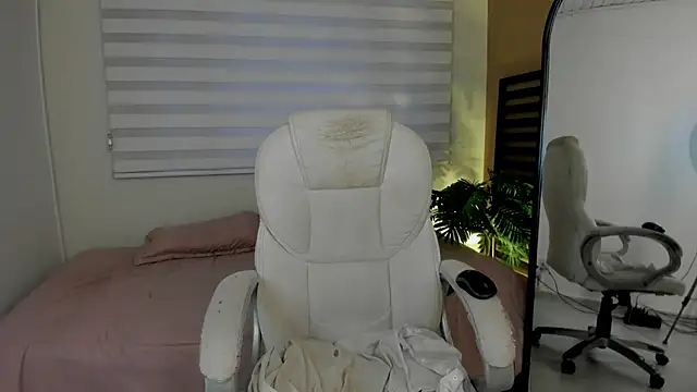 Catyloves online show from January 2026 10:36:02 PM