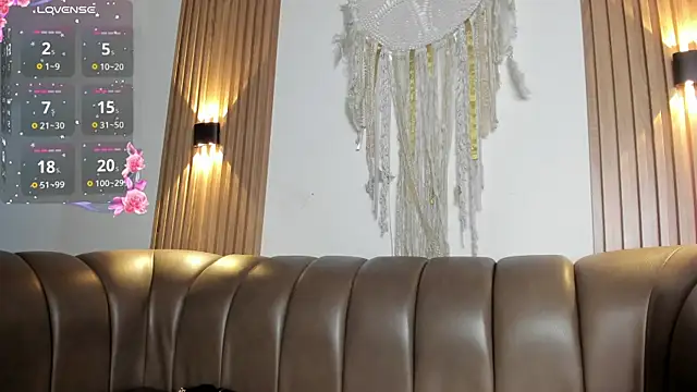 malak nanyy online show from October 2025 10:47:01 AM