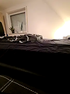 tom8912 online show from February 2025 12:19:01 AM