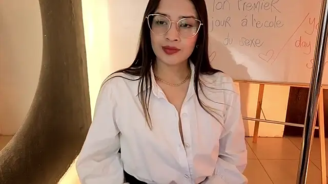 Emma Lombardi online show from September 2025 01:59:01 PM