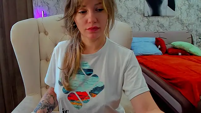 foxy blond online show from March 2026 12:27:02 AM