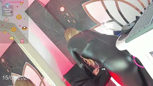 nayshalopestss online show from December 2024 01:11:02 PM