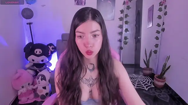 Snapshot of cami_mila9 chatting on October 2025 11:18:02 PM cami mila9 online show from October 2025 11:18:02 PM