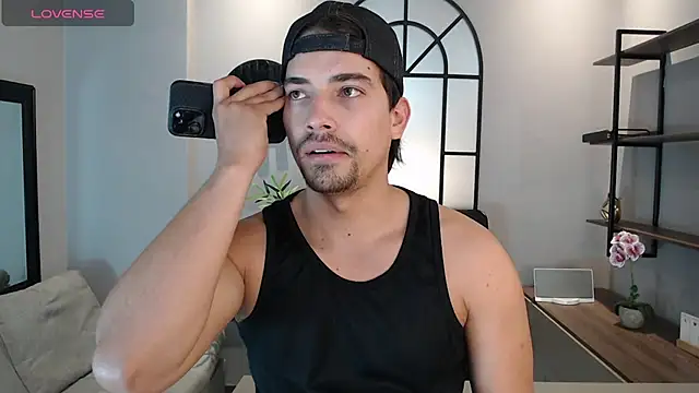 Ian Daviz online show from March 2025 08:05:02 PM