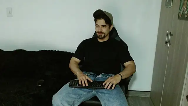 Ian Daviz online show from November 2025 02:02:02 AM