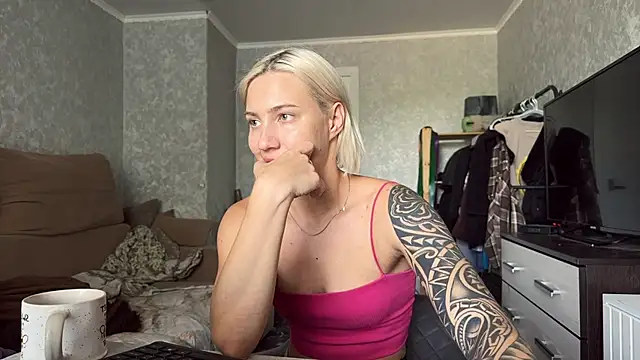 Snapshot of AnneBall chatting on July 2026 11:38:02 AM AnneBall online show from July 2026 11:38:02 AM
