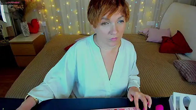 Katherine Fox online show from January 2025 11:12:02 AM