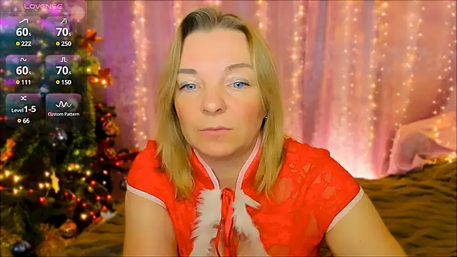 Snapshot of Regina__blue chatting on December 2024 08:17:02 PM Regina  blue online show from December 2024 08:17:02 PM