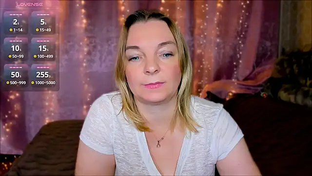 Snapshot of Regina__blue chatting on January 2025 07:32:01 PM Regina  blue online show from January 2025 07:32:01 PM