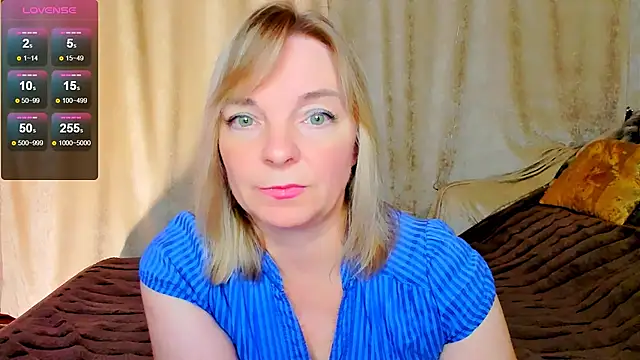 Snapshot of Regina__blue chatting on September 2025 06:41:02 PM Regina  blue online show from September 2025 06:41:02 PM