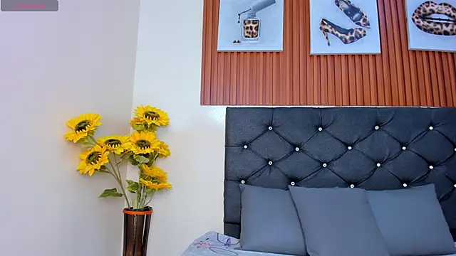 Zoe pss online show from October 2025 08:22:02 PM