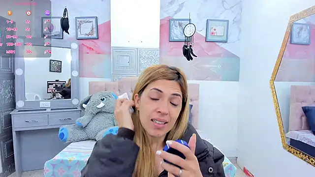 EvaaLovia1 online show from January 2025 01:41:01 PM