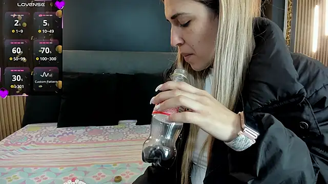 Snapshot of EvaaLovia1 chatting on February 2026 01:29:02 PM EvaaLovia1 online show from February 2026 01:29:02 PM