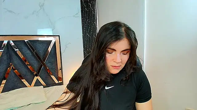 Snapshot of Amara_vega chatting on November 2025 12:28:01 PM Amara vega online show from November 2025 12:28:01 PM