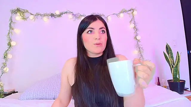 Amara vega online show from April 2026 04:40:02 PM