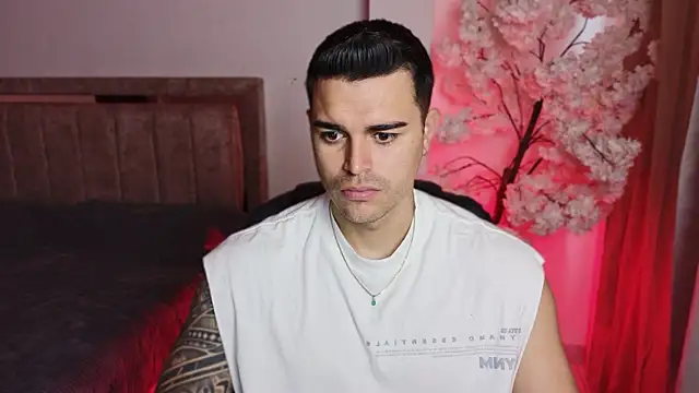 Axel Big cock online show from August 2026 02:53:01 PM