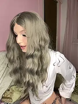 MoonAgnes online show from December 2024 06:29:01 PM