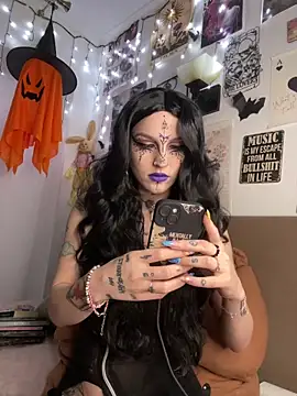 MoonAgnes online show from April 2026 03:04:01 PM