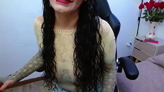 AlexandraJones  online show from October 2025 01:48:02 AM