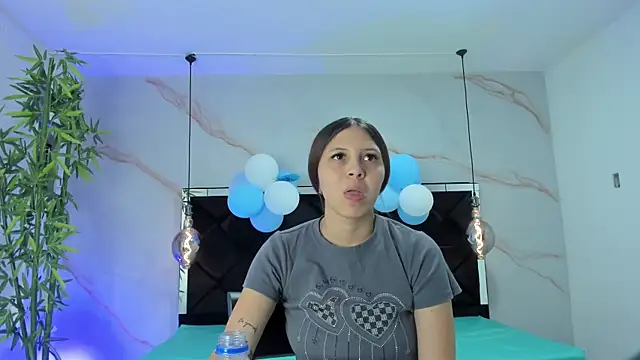 AngelaaCute  online show from September 2025 12:10:01 PM