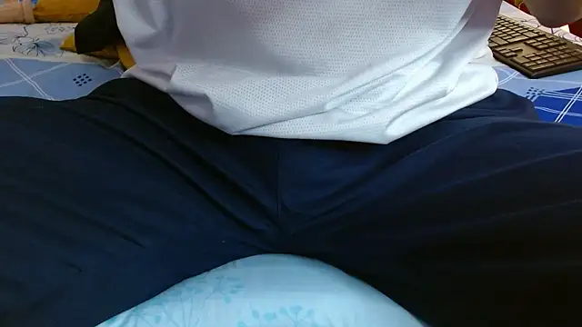 Snapshot of nickolas_moon chatting on December 2024 06:43:02 PM nickolas moon online show from December 2024 06:43:02 PM