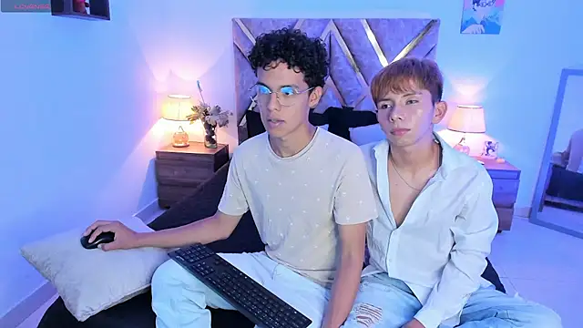 Snapshot of nickolas_moon chatting on November 2025 10:31:02 PM nickolas moon online show from November 2025 10:31:02 PM