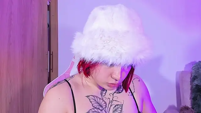 Snapshot of annika_taylor chatting on March 2025 04:06:01 AM annika taylor online show from March 2025 04:06:01 AM