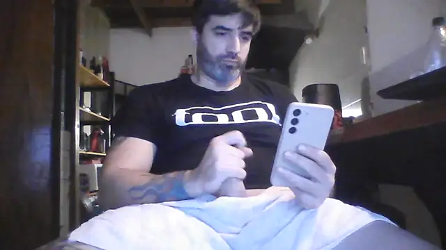 Snapshot of ozzypsico13 chatting on May 2026 05:15:01 AM ozzypsico13 online show from May 2026 05:15:01 AM