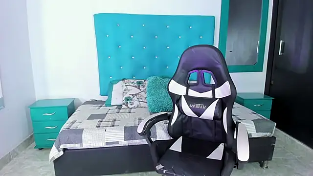 Tasha Sant online show from September 2025 08:42:01 PM