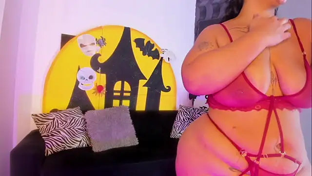 Tasha Sant online show from October 2025 01:18:01 PM