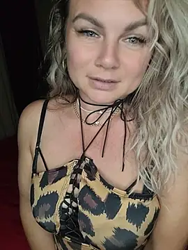 Snapshot of candy_queeen chatting on July 2026 10:03:02 PM candy queeen online show from July 2026 10:03:02 PM