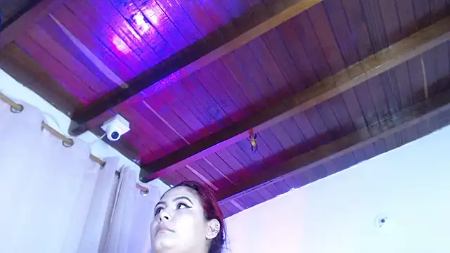 Snapshot of Amara_Red chatting on June 2026 11:42:02 AM Amara Red online show from June 2026 11:42:02 AM